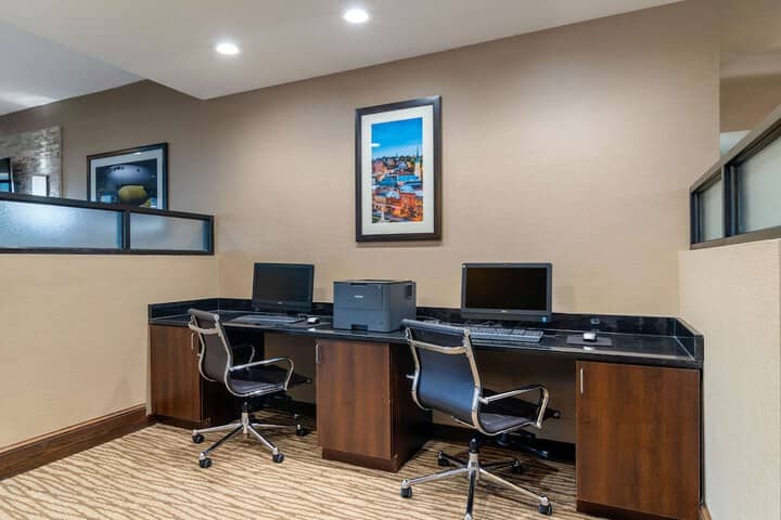 Business Center 42 of 43