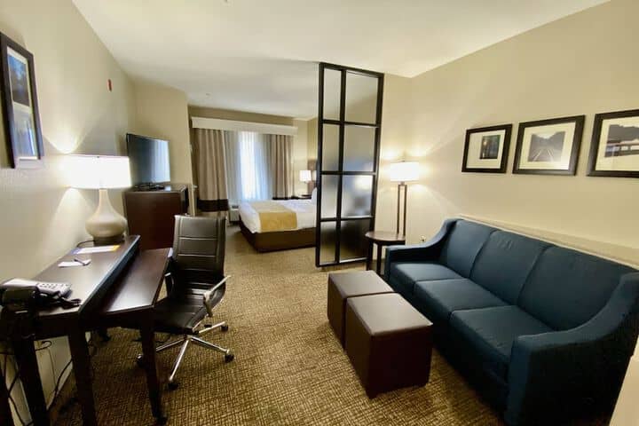 Room 8 of 43