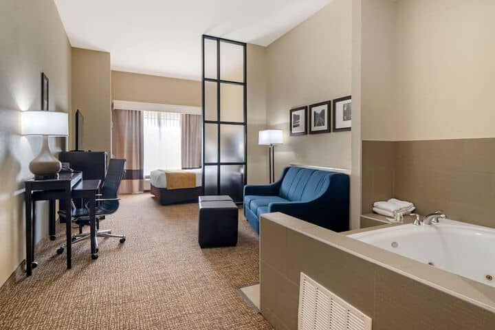 Room 21 of 43