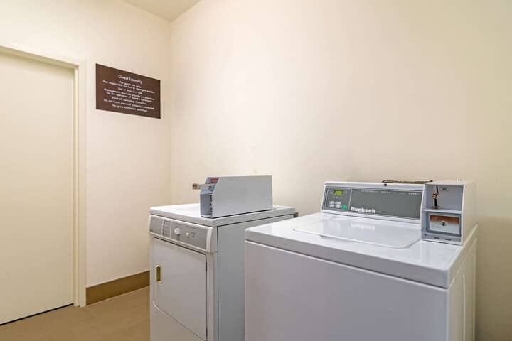 Laundry 28 of 43